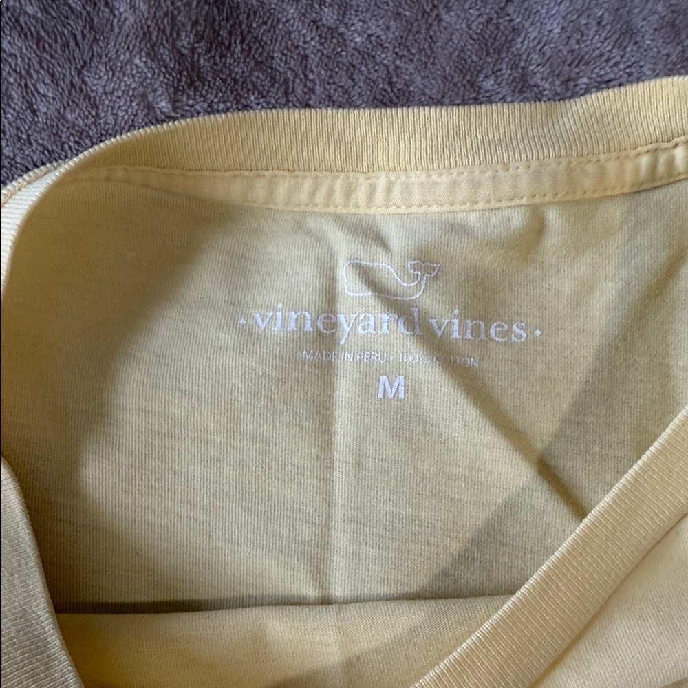 Vineyard Vines Men's Pale Yellow Short Sleeve Tee with Blue Logo Patch - Picture 2 of 3